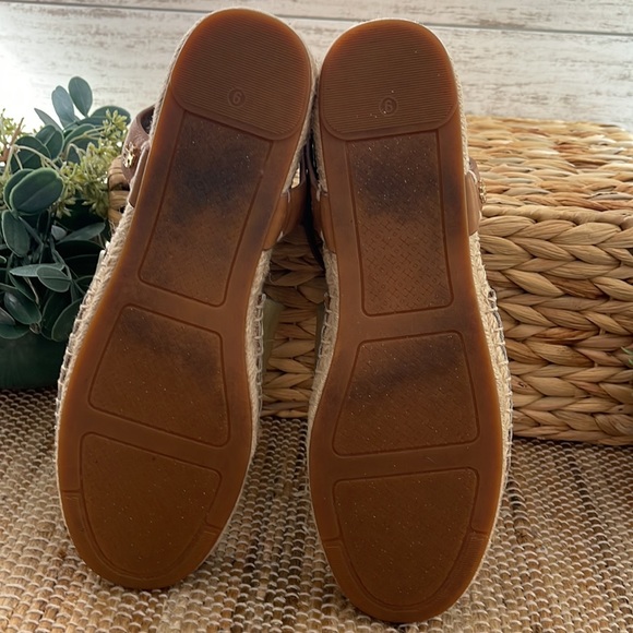 Tory Burch leather espadrilles size 9. - Picture 4 of 10